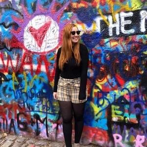 Meet your Posher, Danielle